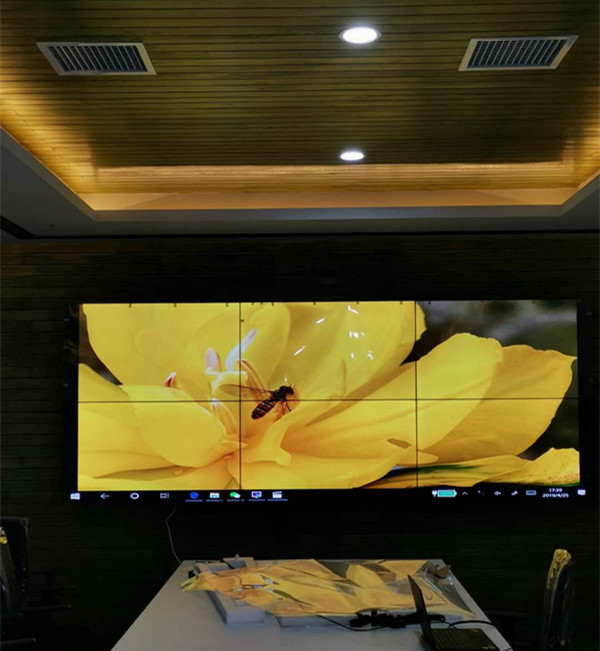 双标超窄边液晶拼接屏交付湖北卫斌生鲜企业(图3)